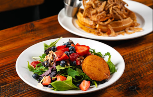 Gallery Image salad_and_chxn.png