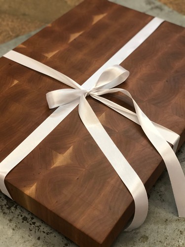 Gallery Image big-chief-end-grain-cutting-board-made-to-order-new-orleans_copy.jpg.jpg