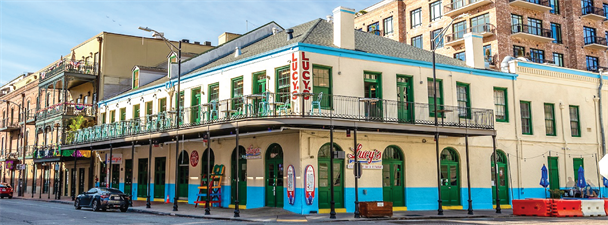 Lucy's Retired Surfers Bar & Restaurant
