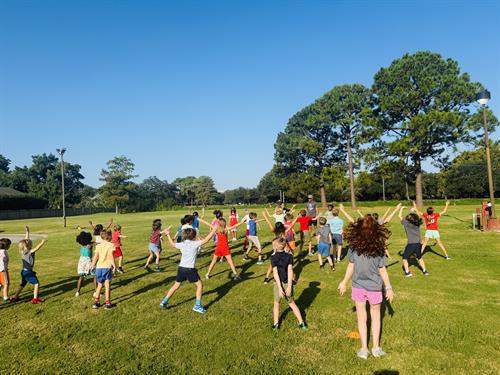 Elementary students at PE.