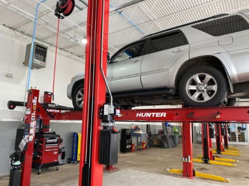 Gallery Image 4Runner_on_Lift_small.jpg