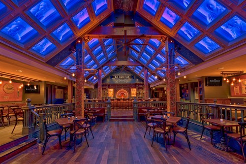 Restaurant & Bar