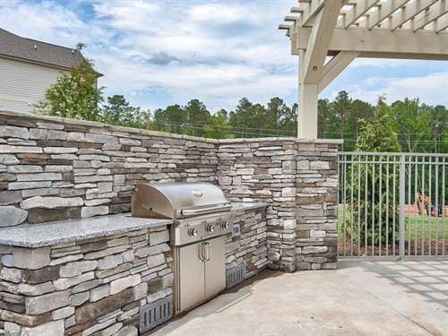 Gallery Image Pines_at_Glen_Lauren_BBQ_Area_lowres.jpg