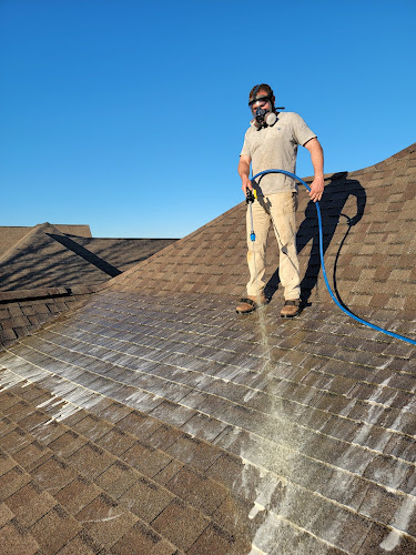 Washing roofs
