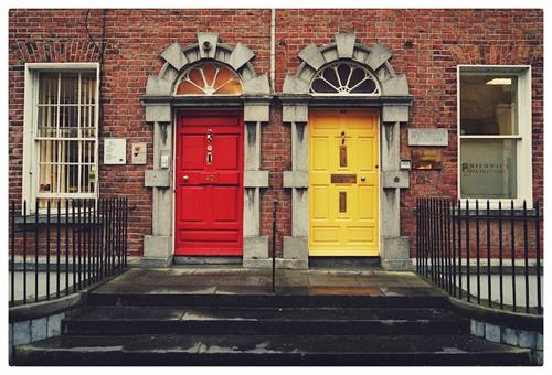 Gallery Image X11_The_meaning_behind_the_brightly_colored_doors_in_Ireland.jpg