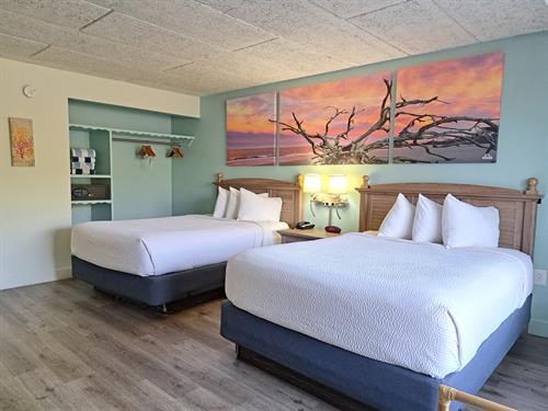 TWO QUEEN BEDS, OCEANFRONT SUITE
