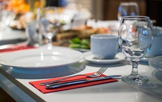 Restaurants & Food Services