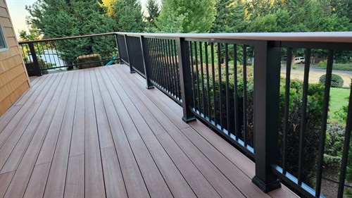 Trex decking with aluminum railing