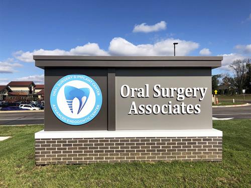 Gallery Image 67e30aa8629c2da364749231_61ccdb306443af3b73489cb9_Oral20Associates_Monument_Eau20Crosse20Group.jpeg