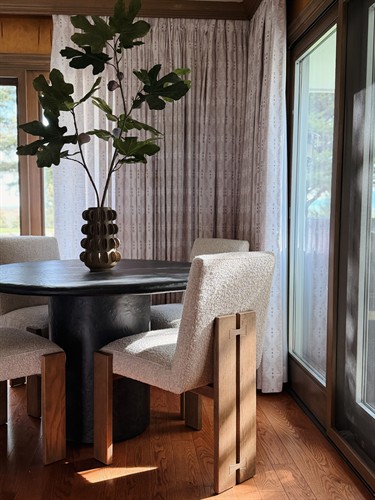 Gallery Image Dining_Table_and_Chairs_Styled_by_Kimberly_Morris_Interiors.JPG
