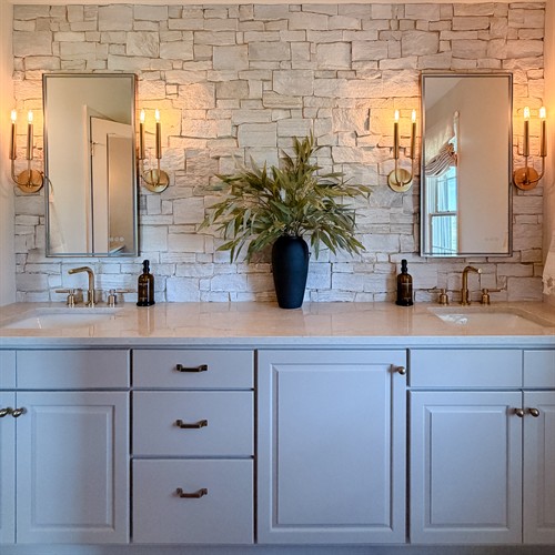 Gallery Image Wyoming_Bathroom_by_Kimberly_Morris_Interiors.JPG