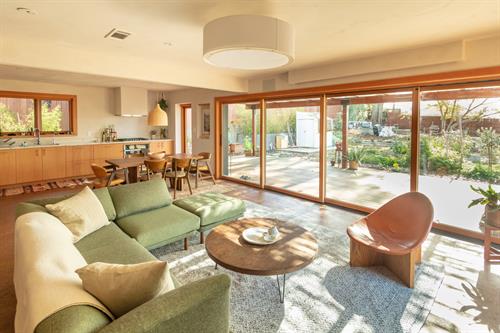 Gallery Image PHOTO-22-BURNELL_(1).jpg