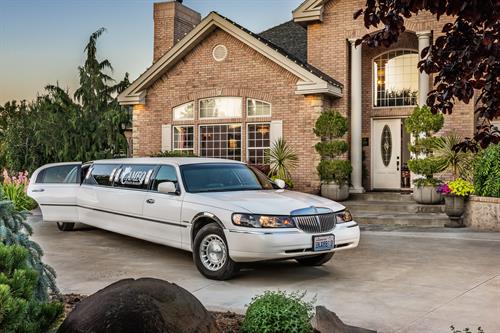 Limousine service Limousine service