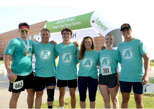 Gallery Image Family_Pic_at_Race.jpg