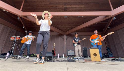 Being Bilingual Rocks! Band