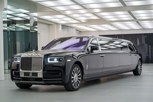 Gallery Image price4limo-black-rolls-royce-limousine.jpg