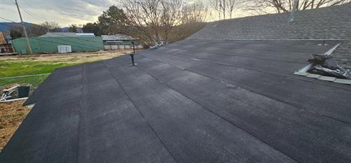 Gallery Image flat_roof_black.jpg