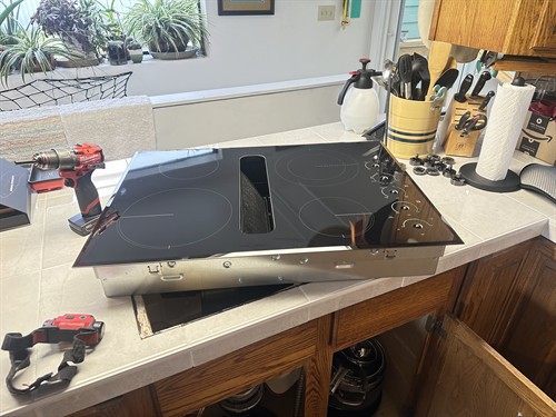 Electric cooktop repair by Up-liance Appliance Repair technician in King County WA