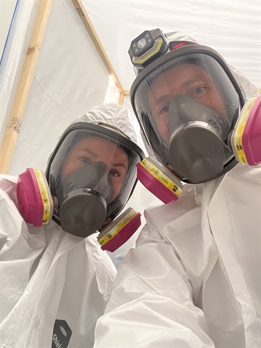 Full PPE inside containment of a cat2 water loss with condition 3 mold growth