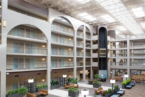 Gallery Image Embassy_Suites_Seattle_Bellevue_Renovated-Atrium.jpg