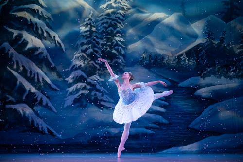 Gallery Image Marielle_Snow_Arebesque.jpg Gallery Image Marielle_Snow_Arebesque.jpg