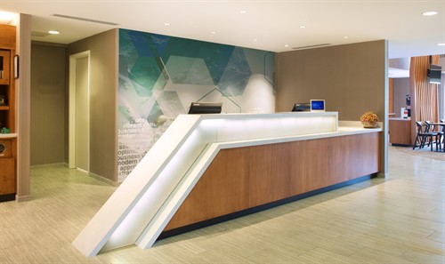 Gallery Image shsSEAXSvw-532166-Front_Desk-High.jpg