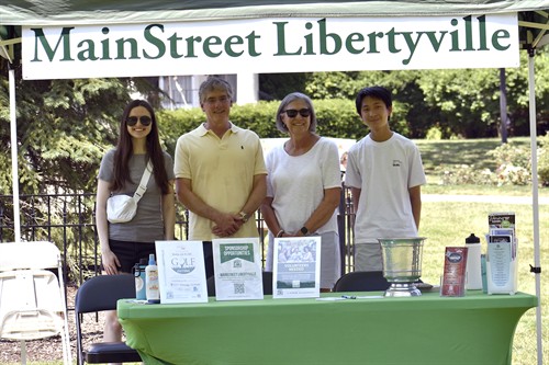 Gallery Image _DSC0035E_Board_members_volunteer.jpg