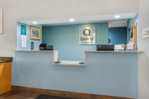 Gallery Image IN392lobby1(1).jpg
