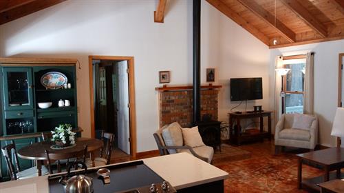 Mountain Crest Cottage - Great Room Mountain Crest Cottage - Great Room