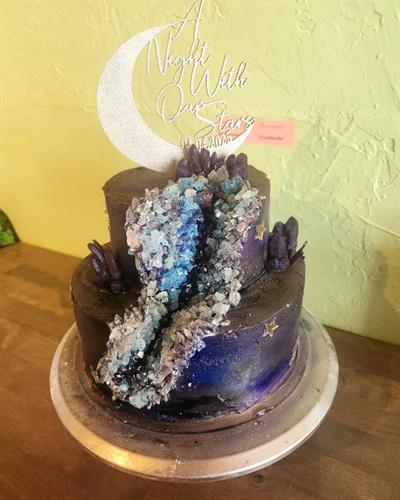We love bringing art to cakes