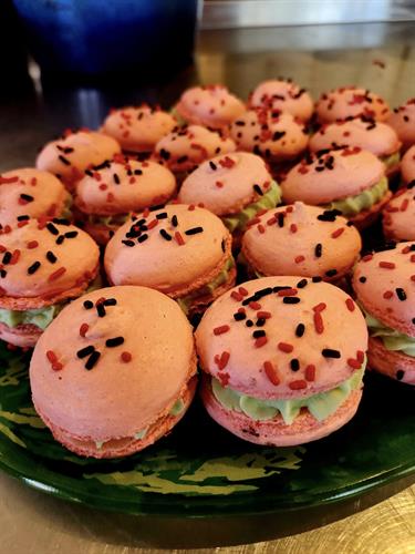 more macarons