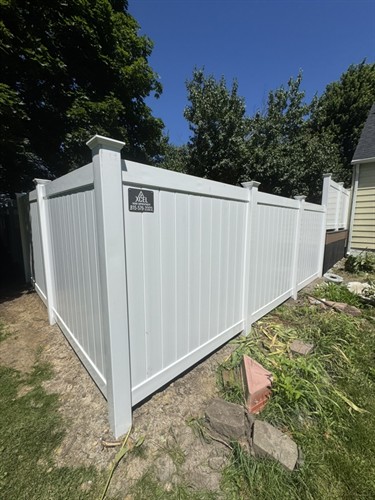 6' White Privacy Vinyl Fence