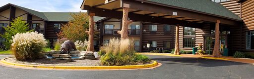 Grand Bear Resort at Starved Rock