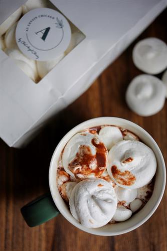 Hot chocolate & marshmallows 
