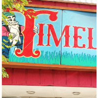 Before tariffs hit, this Lincoln Square toy store made a big bet. It may save their season.