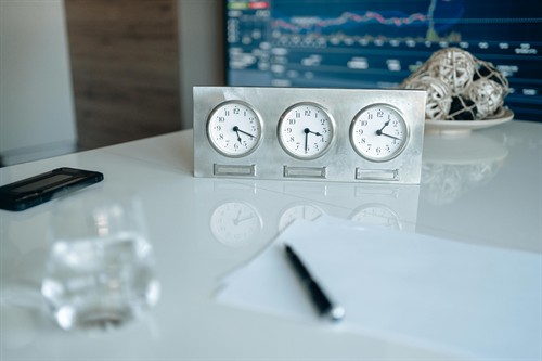 Gallery Image time_zone_clocks.jpg