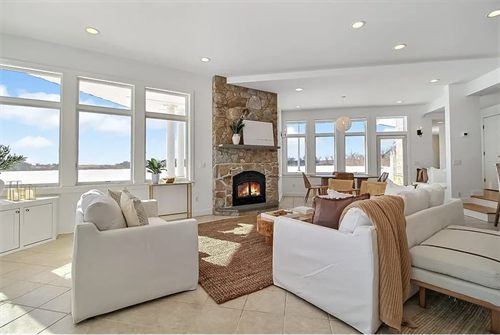 Gallery Image South_Kingstown_LR.png