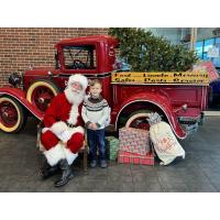 Santa Visiting Sam Scism Ford!