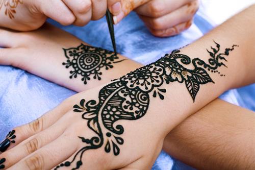 Henna, Glitter & Temporary Tattoos