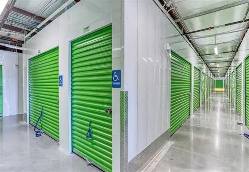 Gallery Image smartstopselfstorage-apopkafl-2200coralhillsrd_climate-control2.jpg