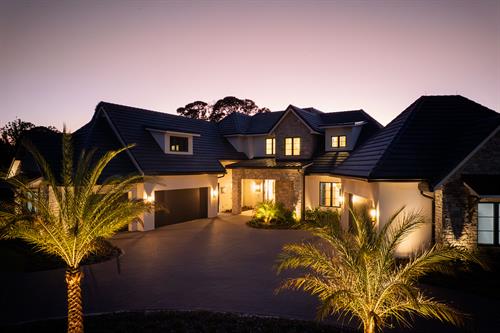 Gallery Image Landscape_Lighting_6.jpeg