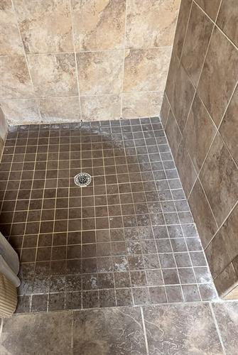 Gallery Image harbor-commercial-cleaning-tile-shower-before-orlando-winter-haven-tampa.jpg