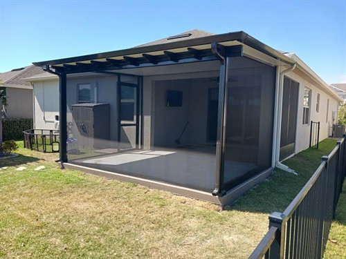 Gallery Image extension_with_concrete_and_screen_room.jpg