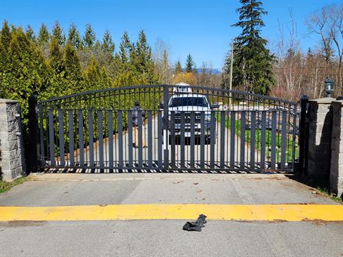 Custom automatic gate. Custom automatic gate.