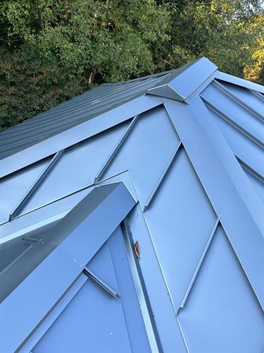 Modern Metal Roofing in Vancouver, Paragon Roofing BC – Strength, Longevity, and Curb Appeal Modern Metal Roofing in Vancouver, Paragon Roofing BC – Strength, Longevity, and Curb Appeal