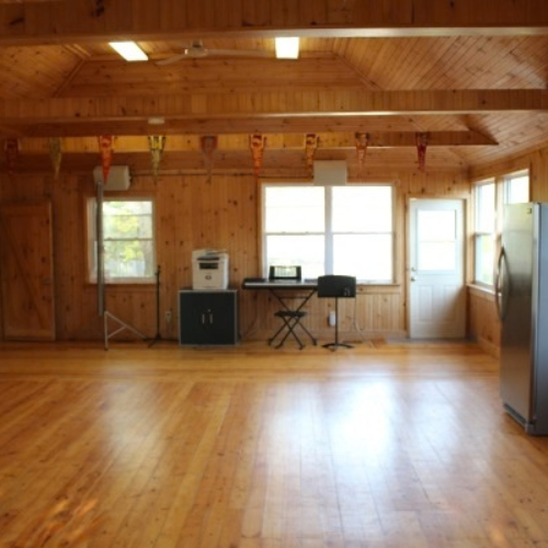 Couchiching Lodge with kitchenette & washroom