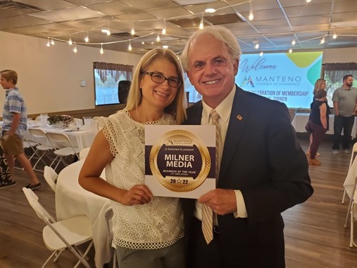 Tammy & Tim Manteno Chamber's 2022 Business of the Year