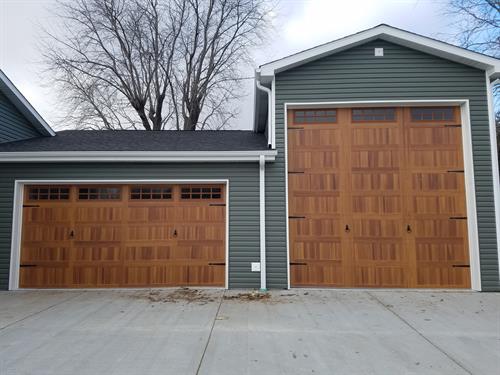 CHI Carriage House Stamped in Cedar Accent