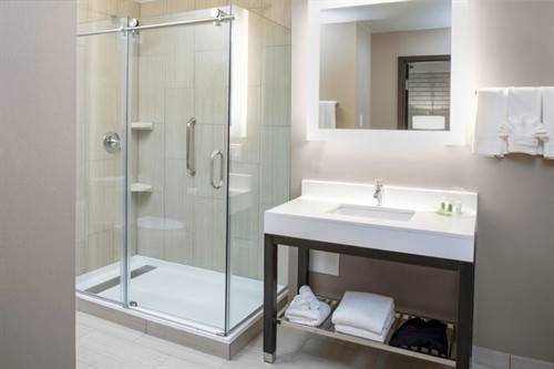 Gallery Image Bathroom.jpg