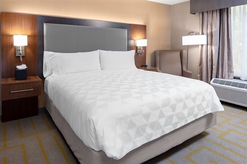 Gallery Image King_Bed.jpg
